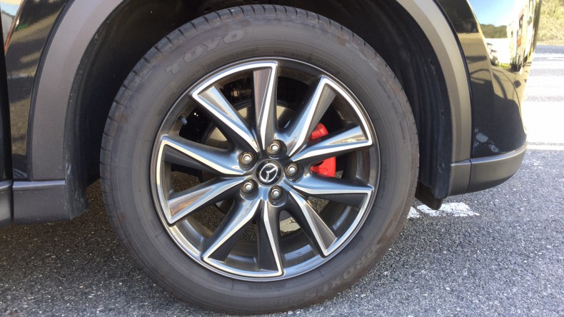 タイヤホイール前