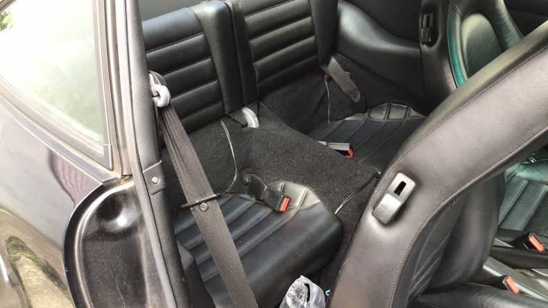 内装後方シート