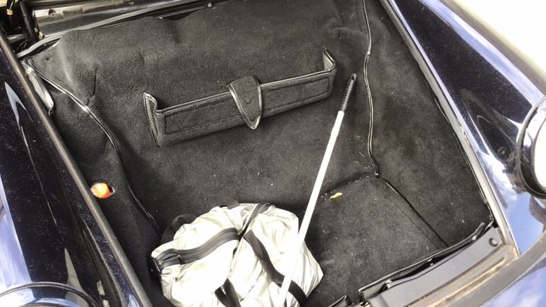 内装トランク