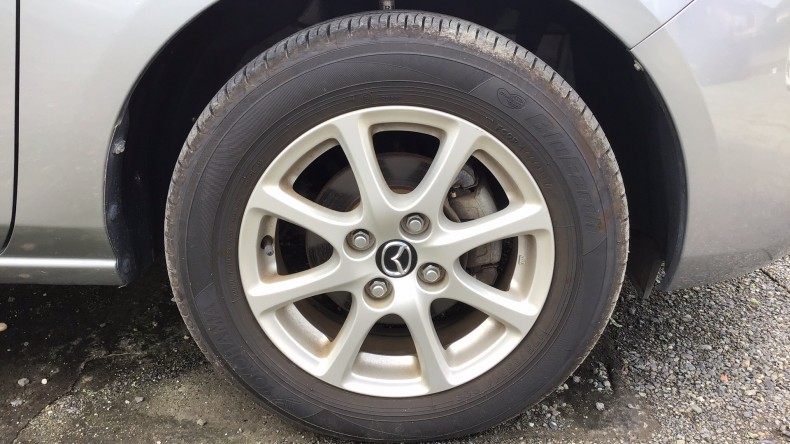 タイヤホイール前