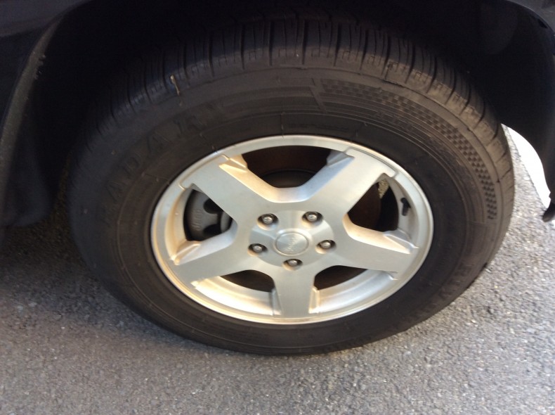 タイヤホイール前