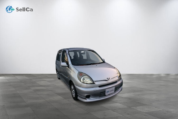 トヨタ　ファンカーゴの車種サムネイル画像