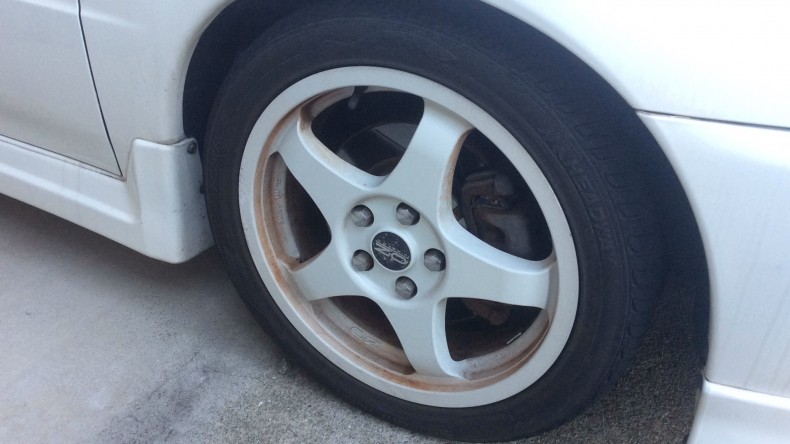 タイヤホイール前