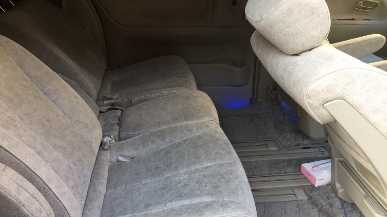 内装後方シート