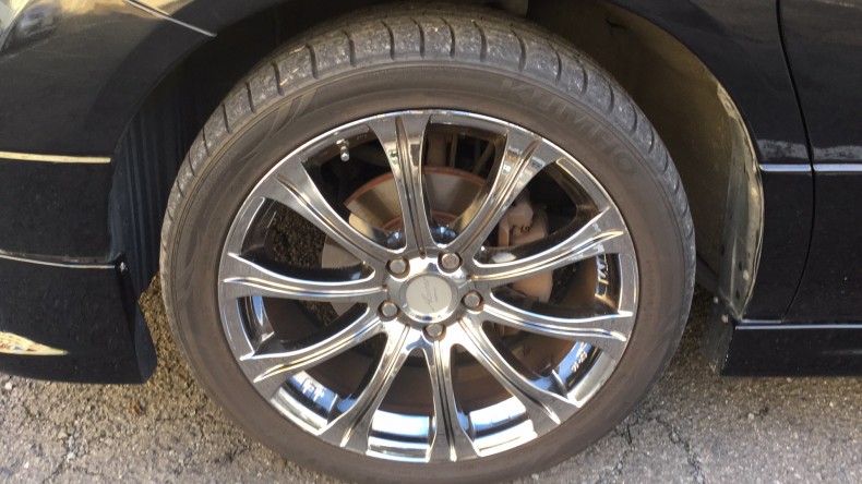 タイヤホイール前