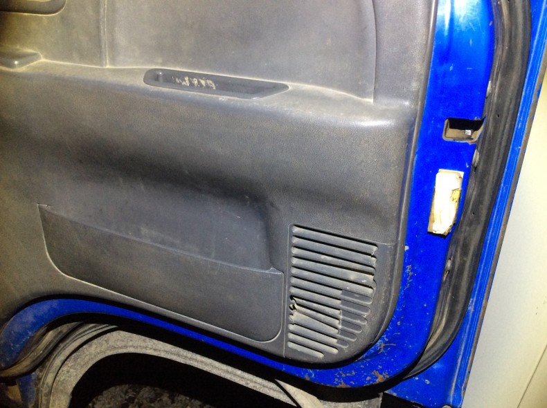 内装後方シート