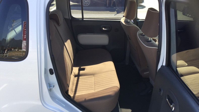 内装後方シート