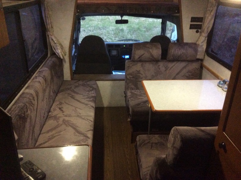 内装後方シート