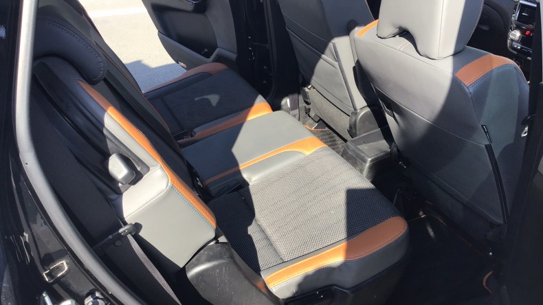 内装後方シート