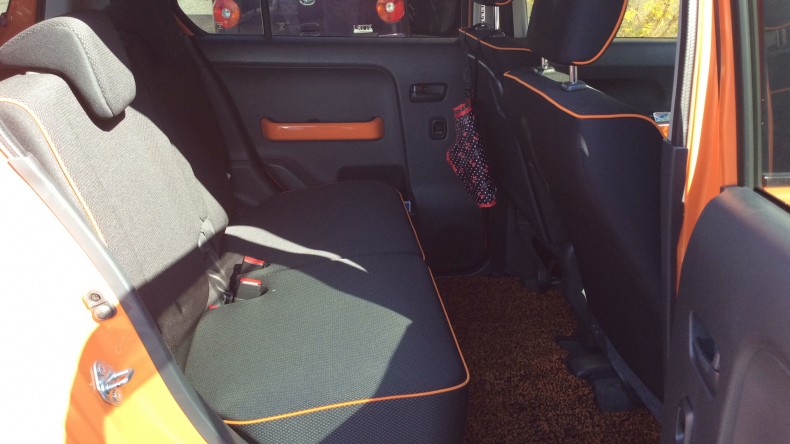 内装後方シート