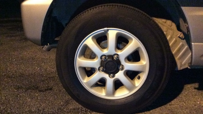 タイヤホイール前