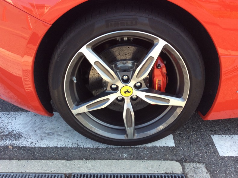 タイヤホイール前