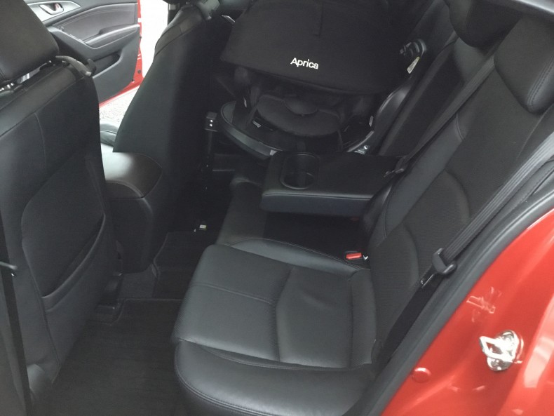 内装後方シート