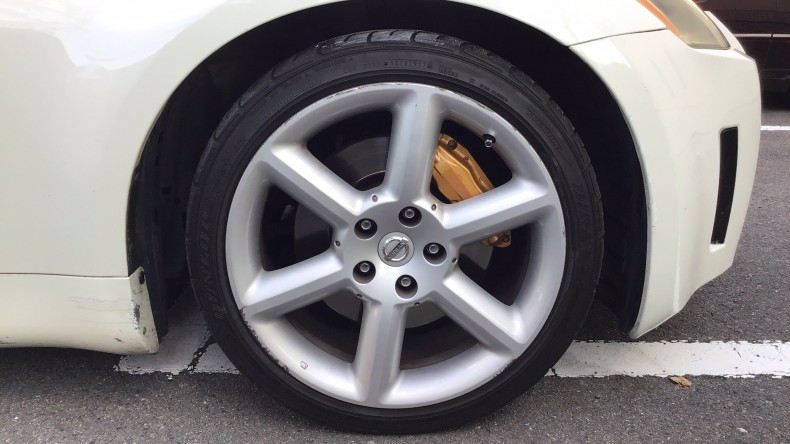 タイヤホイール前