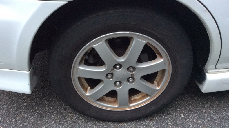 タイヤホイール前