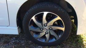 タイヤホイール前