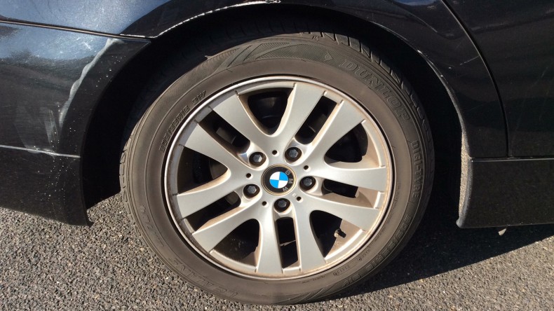 タイヤホイール前