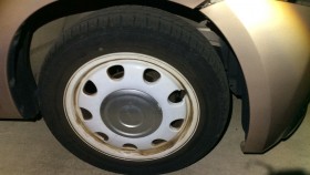 タイヤホイール前