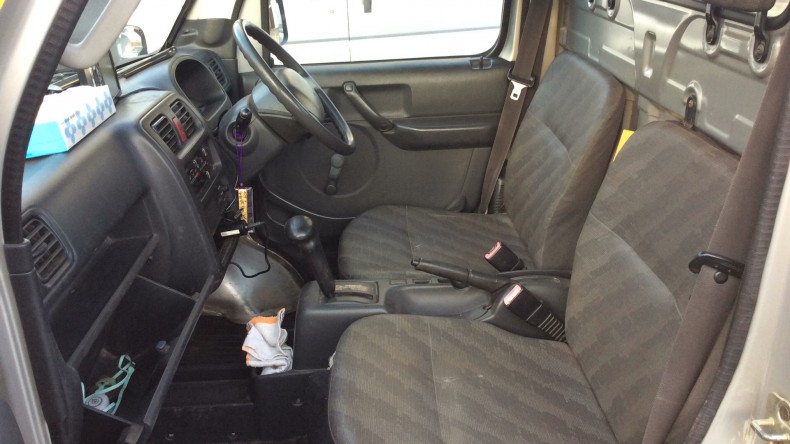 内装後方シート