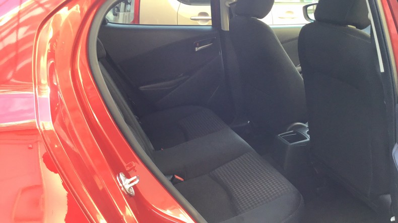 内装後方シート