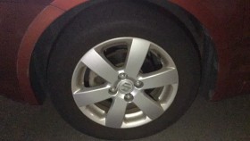 タイヤホイール前