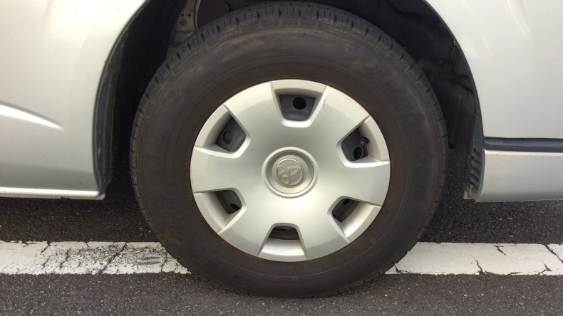 タイヤホイール前