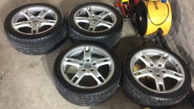 タイヤホイール前