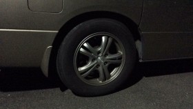 タイヤホイール前