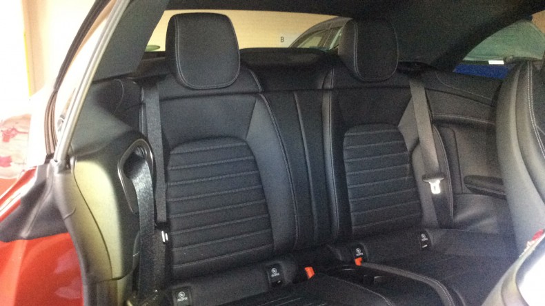 内装後方シート