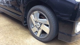 タイヤホイール前