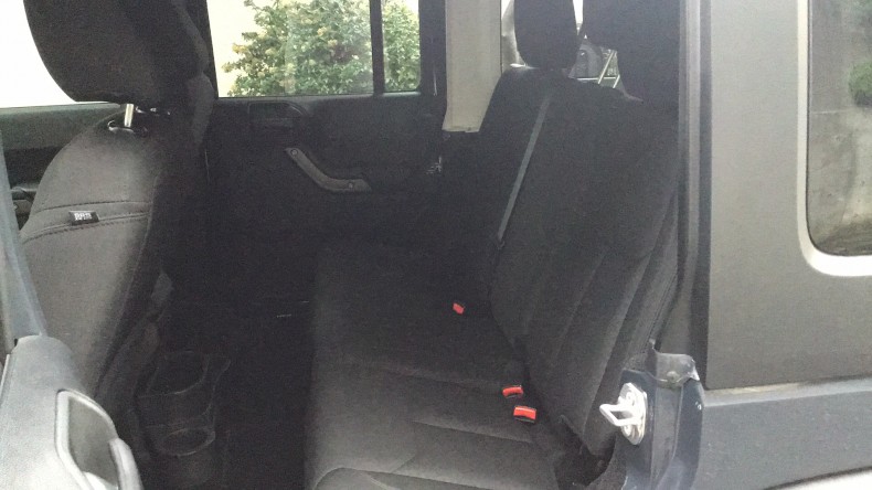 内装後方シート