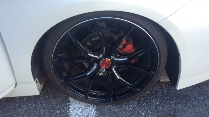 タイヤホイール前