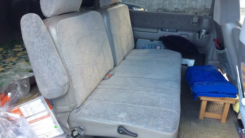 内装後方シート