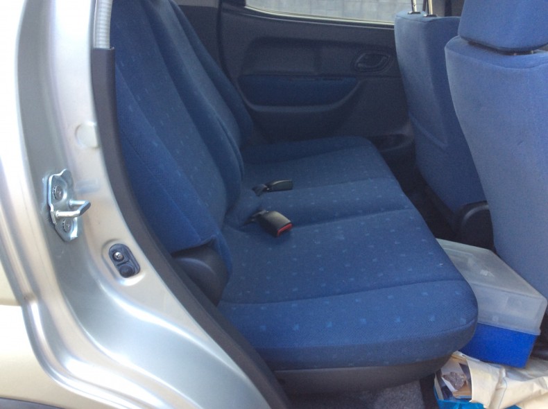 内装後方シート