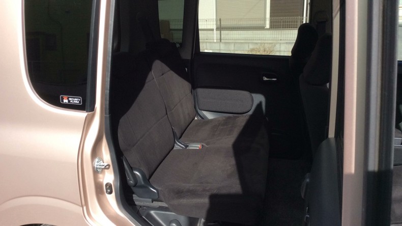 内装後方シート