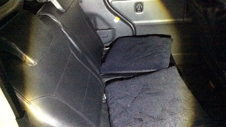 内装後方シート