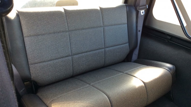 内装後方シート