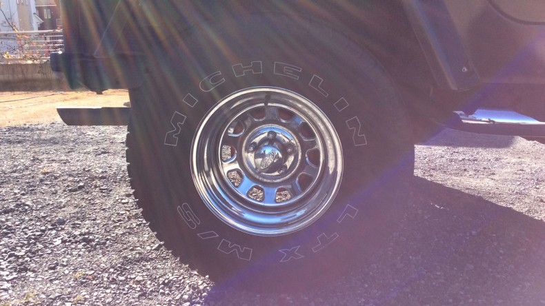 タイヤホイール前