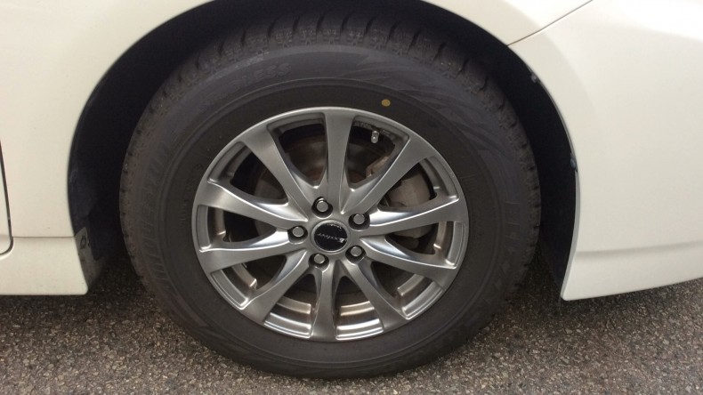 タイヤホイール前