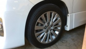 タイヤホイール前