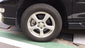 タイヤホイール前