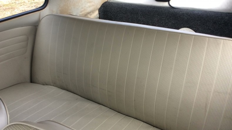 内装後方シート