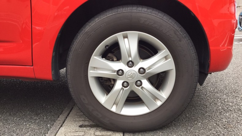 タイヤホイール前