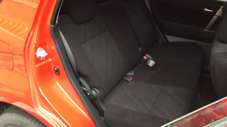 内装後方シート