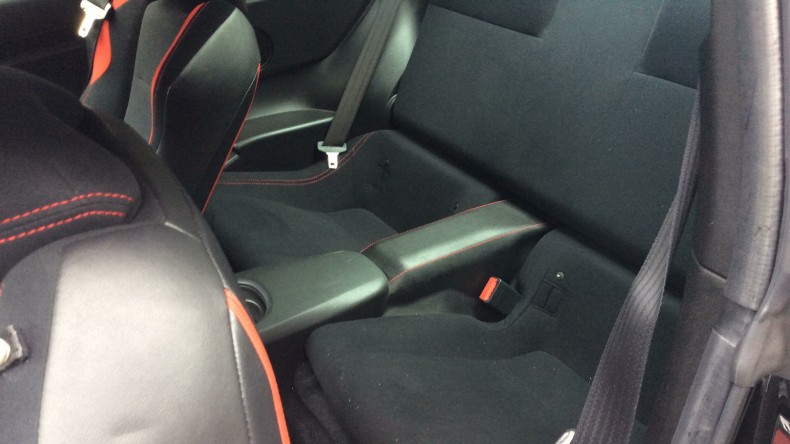 内装後方シート