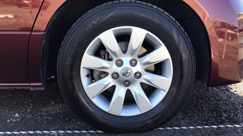 タイヤホイール前