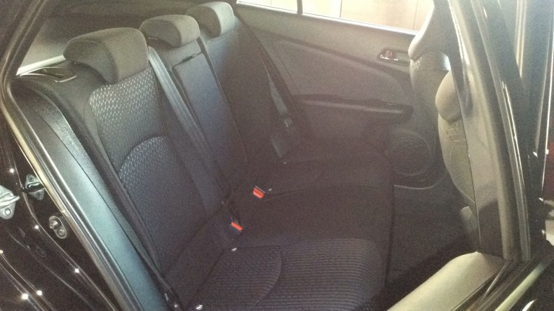 内装後方シート