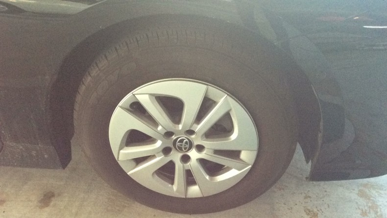 タイヤホイール前