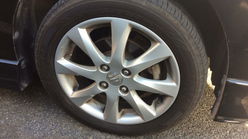 タイヤホイール前