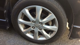 タイヤホイール前